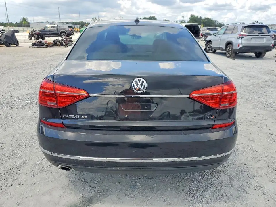 2016 VOLKSWAGEN PASSAT SE  