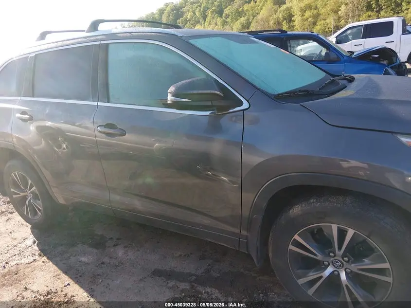 2016 TOYOTA HIGHLANDER XLE V6