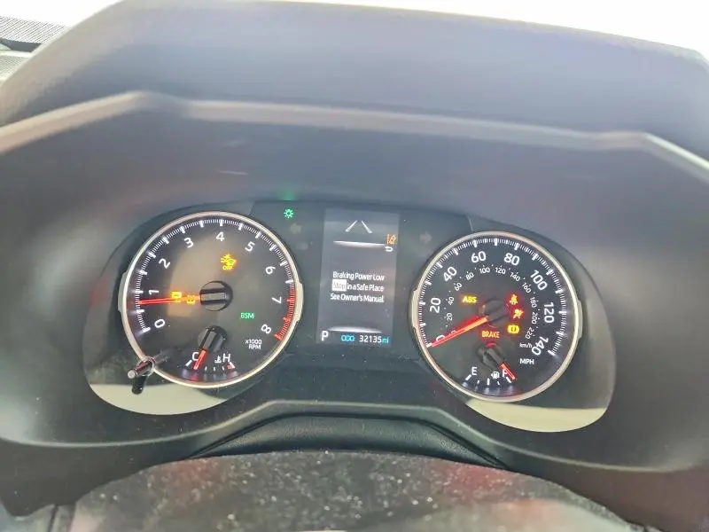 2021 TOYOTA RAV4 XLE  