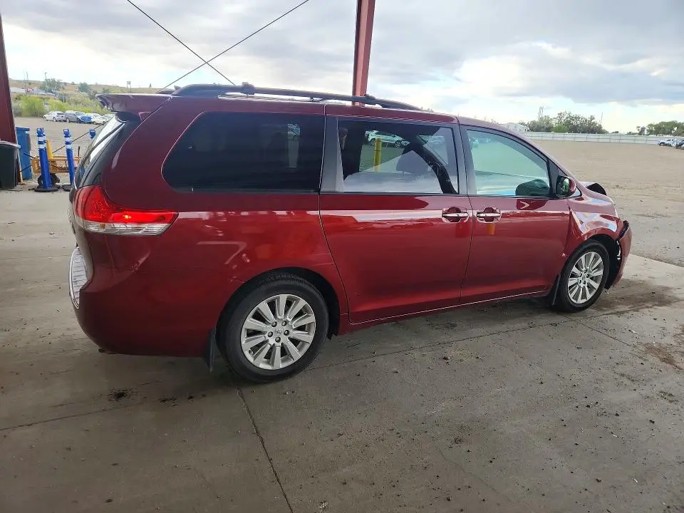 2012 TOYOTA SIENNA LIMITED 7-PASSENGER  