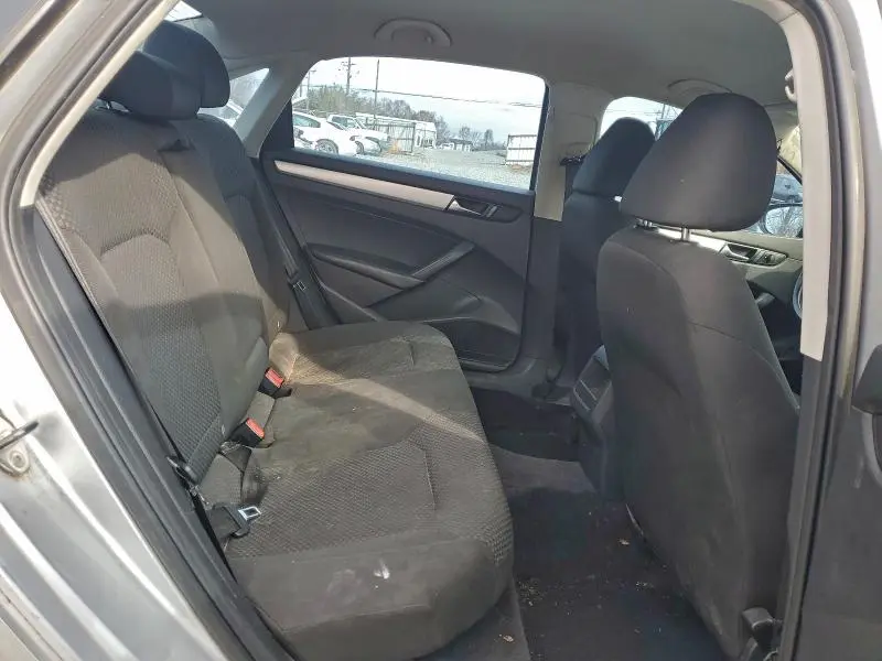 2012 VOLKSWAGEN PASSAT S  