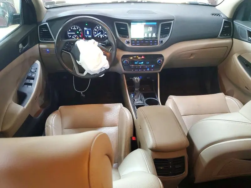 2017 HYUNDAI TUCSON SE PLUS  