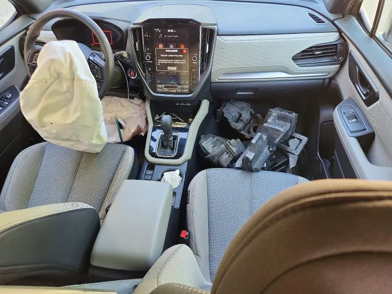 2025 SUBARU FORESTER   