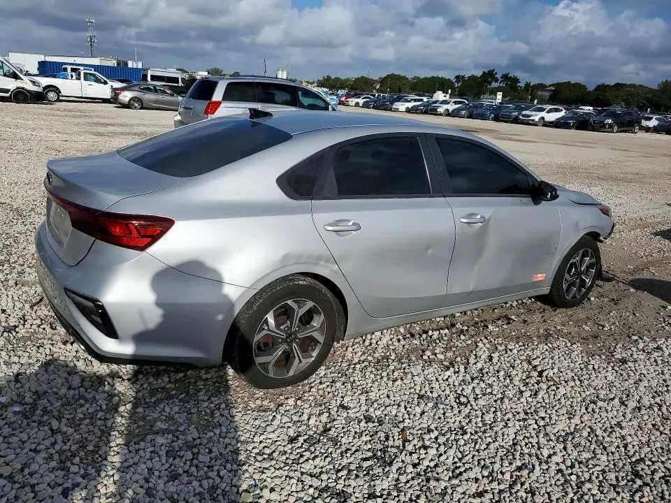 2021 KIA FORTE LXS  