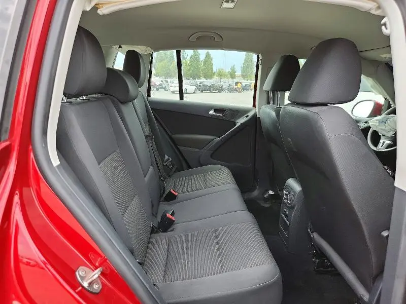 2013 VOLKSWAGEN TIGUAN S  