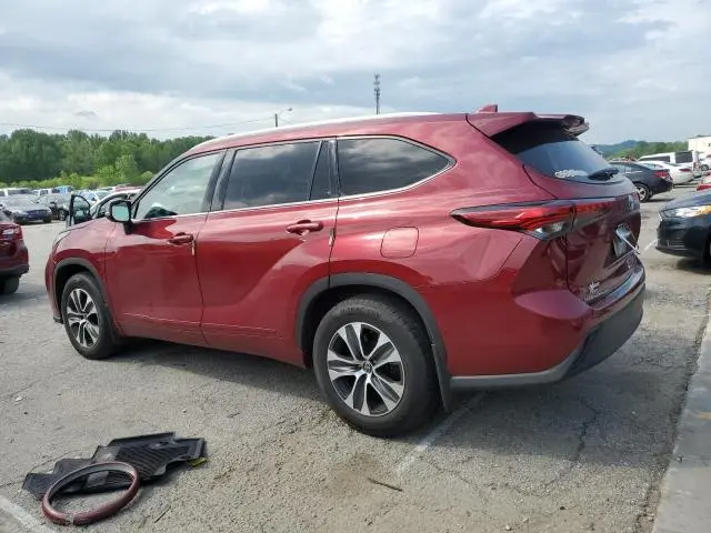 2022 TOYOTA HIGHLANDER XLE  