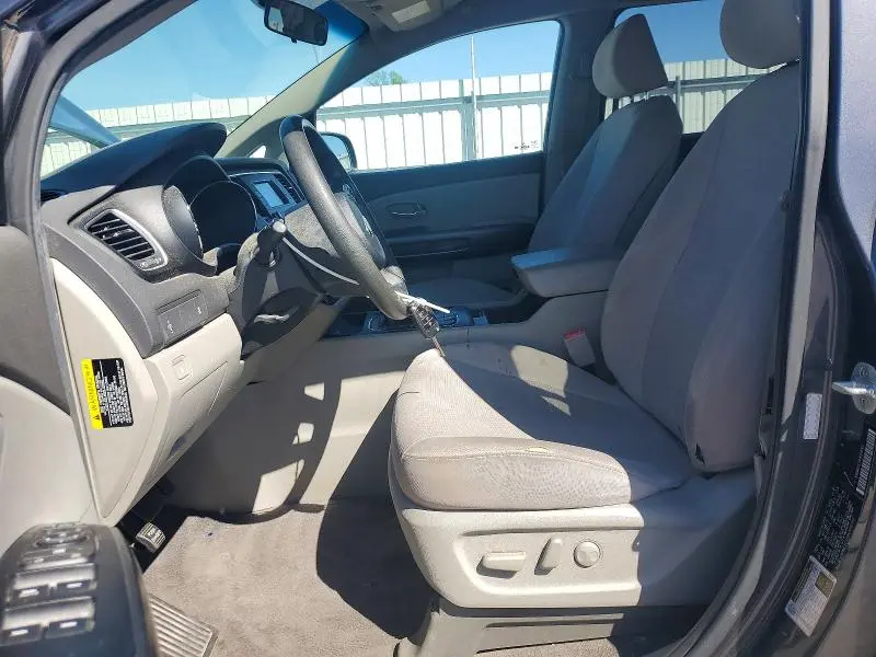 2017 KIA SEDONA LX  