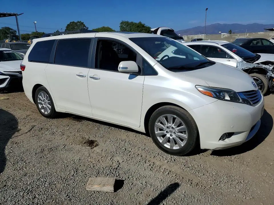 2015 TOYOTA SIENNA LIMITED 7-PASSENGER  
