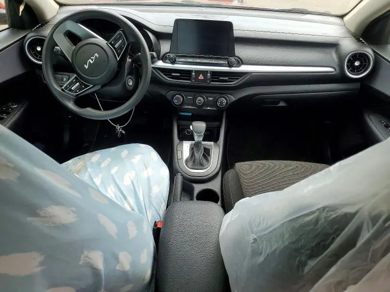 2022 KIA FORTE LXS  
