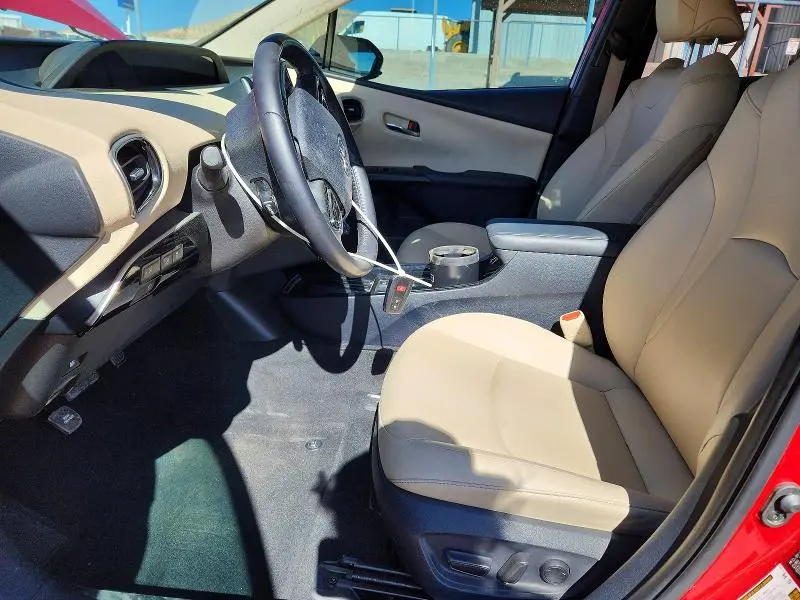 2021 TOYOTA PRIUS XLE  
