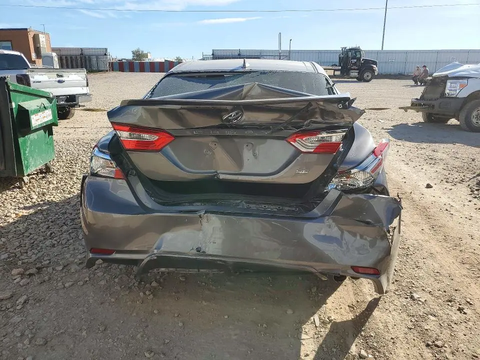 2019 TOYOTA CAMRY SE  
