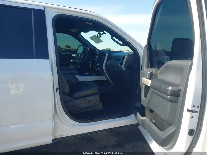 2022 FORD F-250 LARIAT