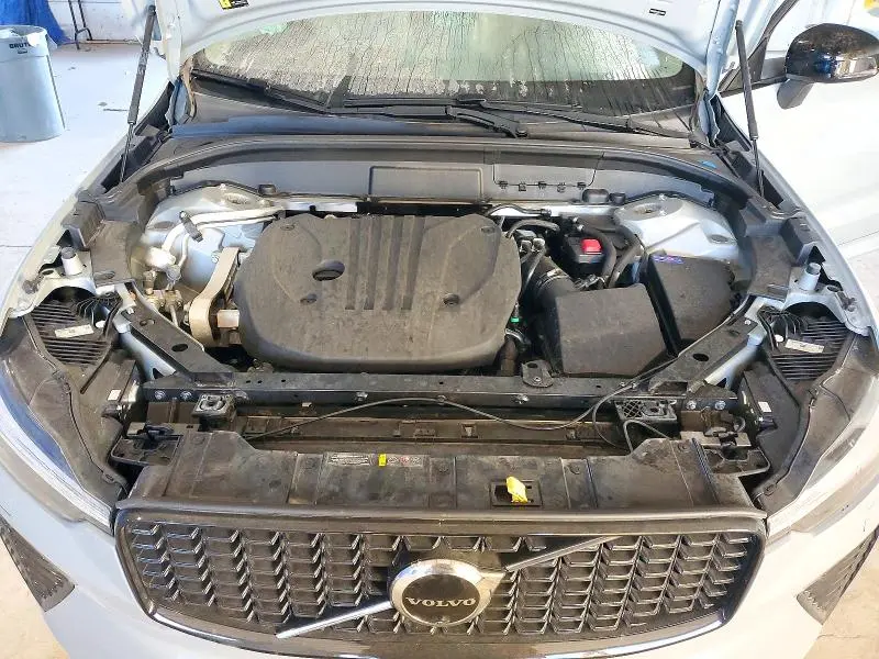 2025 VOLVO XC60 PLUS  