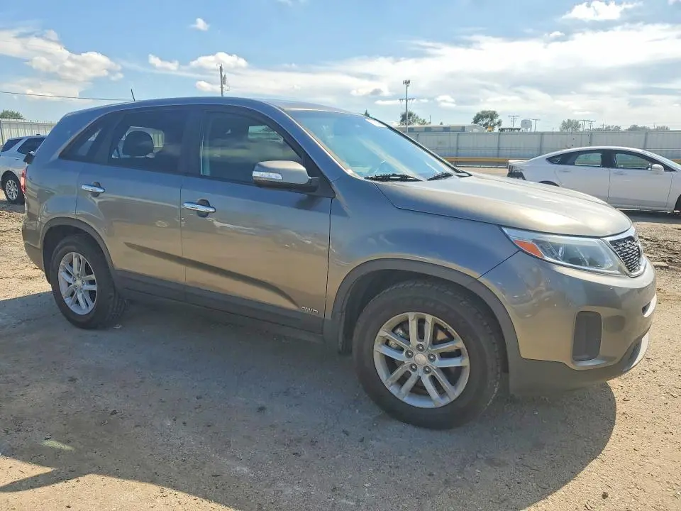 2015 KIA SORENTO LX  