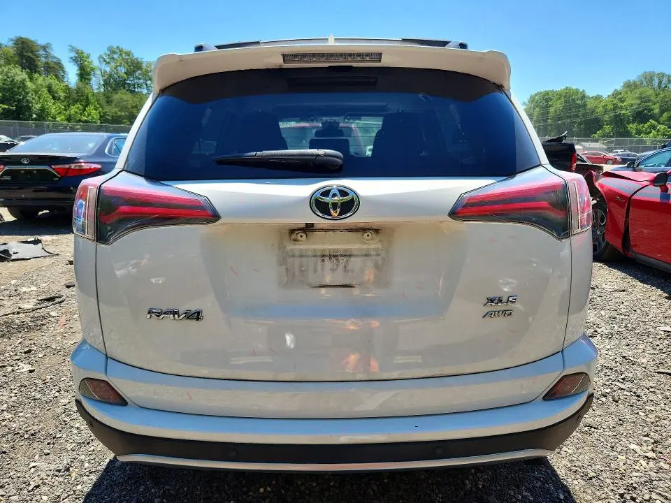 2018 TOYOTA RAV4 XLE  