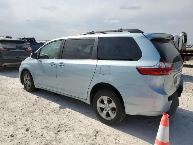 2015 TOYOTA SIENNA LE  