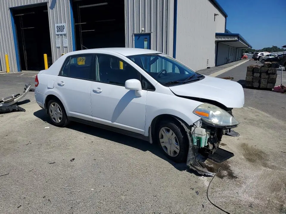 2010 NISSAN VERSA 1.8 S  