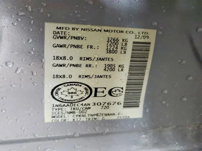 2010 NISSAN TITAN SE  