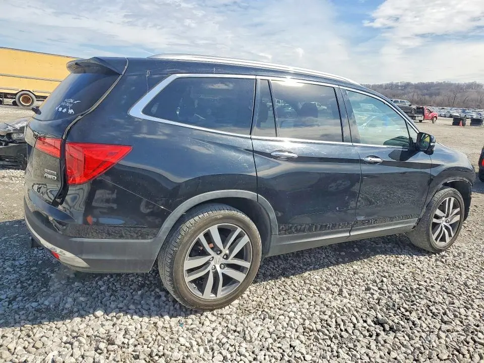 2017 HONDA PILOT TOURING  