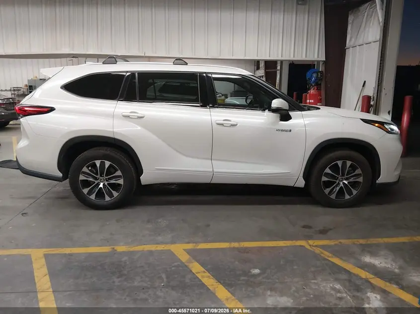 2020 TOYOTA HIGHLANDER HYBRID XLE