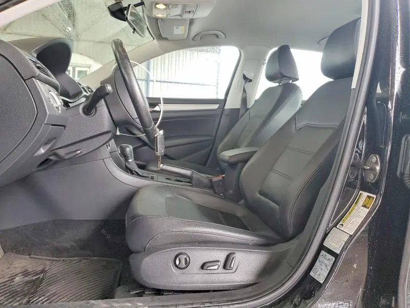 2015 VOLKSWAGEN PASSAT S  