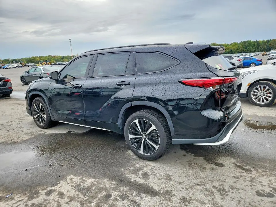 2021 TOYOTA HIGHLANDER XSE  