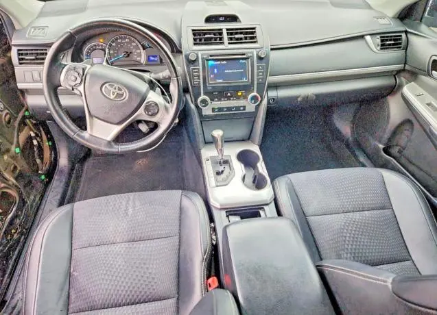 2014 TOYOTA CAMRY SE  