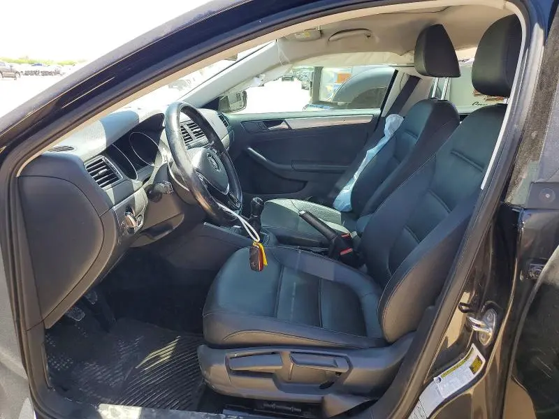 2017 VOLKSWAGEN JETTA SE  
