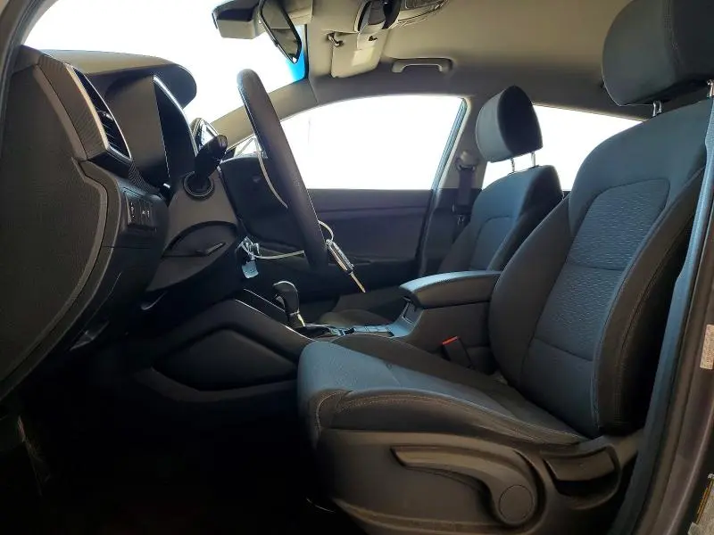 2021 HYUNDAI TUCSON SE  