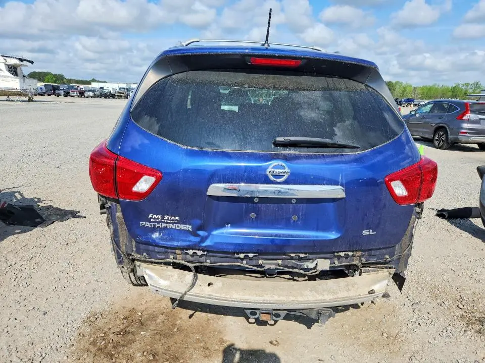2017 NISSAN PATHFINDER SL  