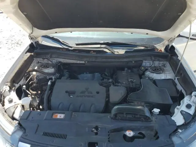 2017 MITSUBISHI OUTLANDER SE  