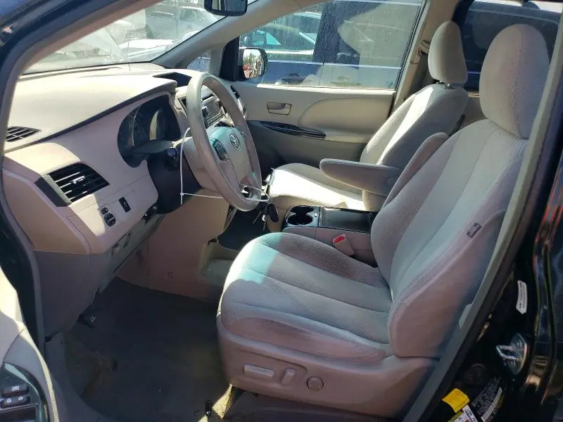 2012 TOYOTA SIENNA LE  