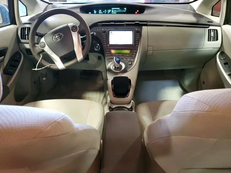 2010 TOYOTA PRIUS III  