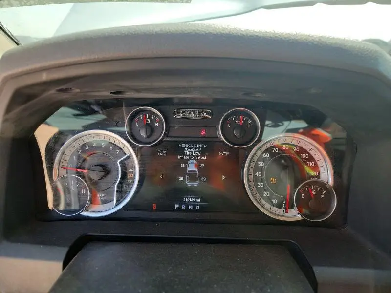 2015 RAM 1500 SLT  