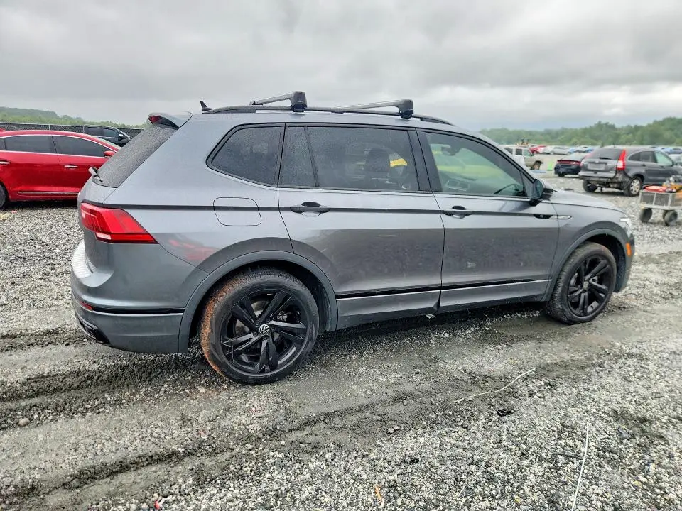 2023 VOLKSWAGEN TIGUAN SE R-LINE BLACK  