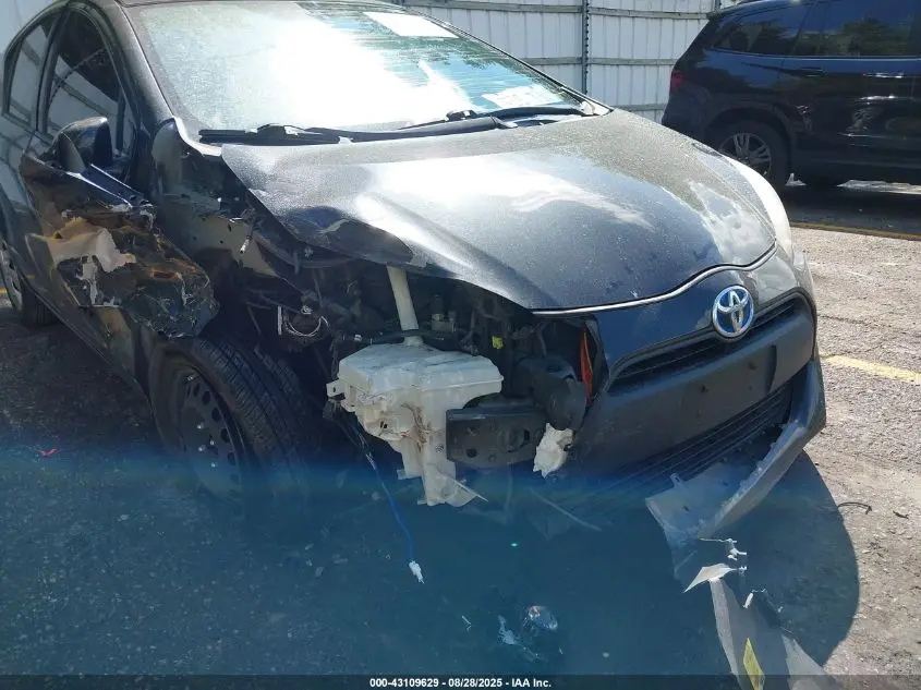 2015 TOYOTA PRIUS C ONE