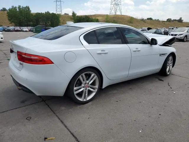 2017 JAGUAR XE PRESTIGE  