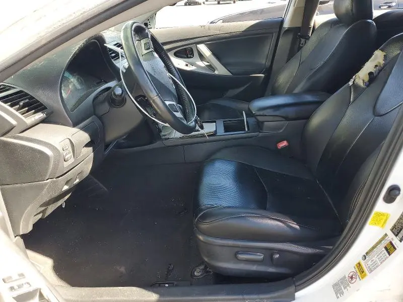 2011 TOYOTA CAMRY SE V6  