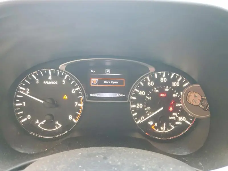 2016 NISSAN PATHFINDER SV  