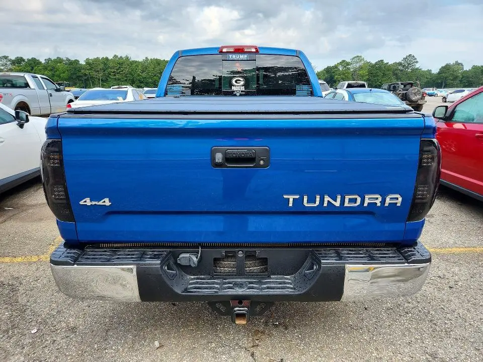 2017 TOYOTA TUNDRA SR5  