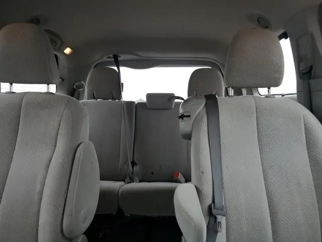 2013 TOYOTA SIENNA LE  