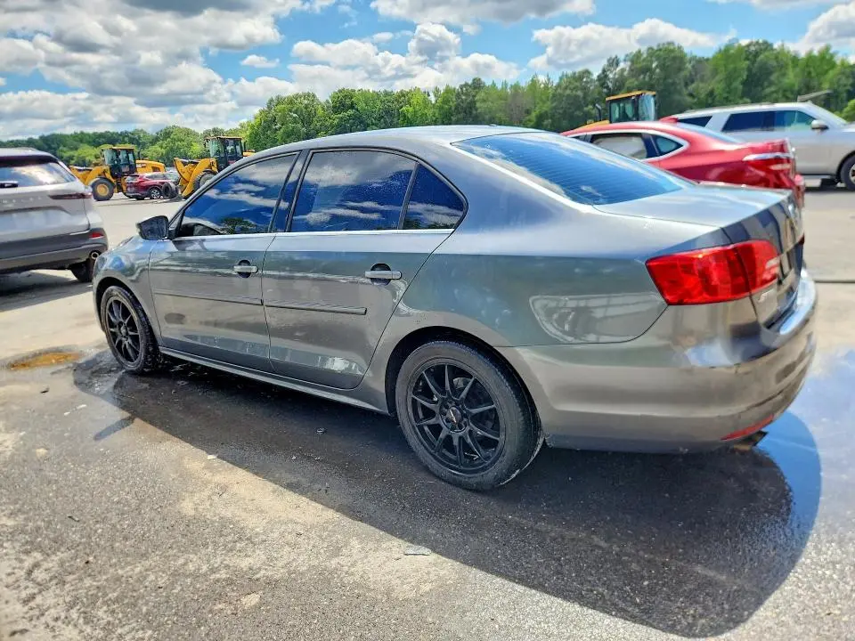2013 VOLKSWAGEN JETTA SE  