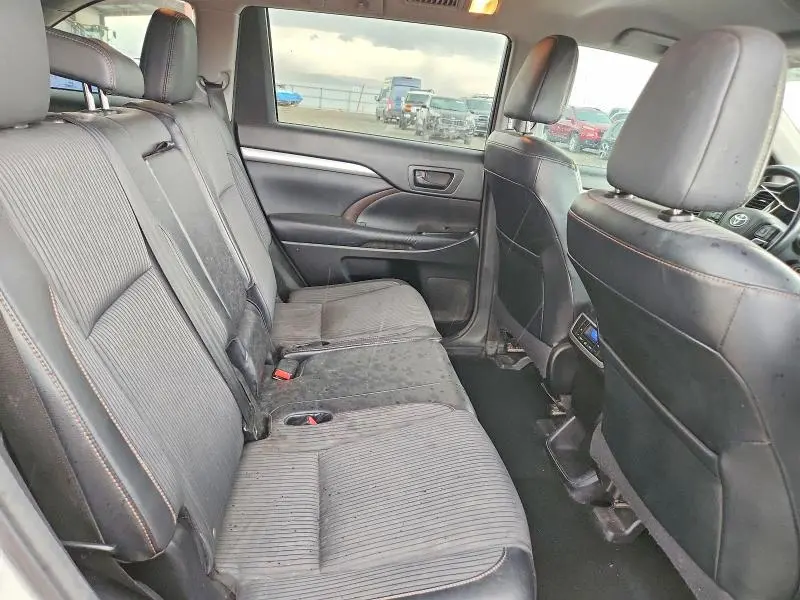 2014 TOYOTA HIGHLANDER LE PLUS  