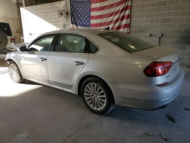 2016 VOLKSWAGEN PASSAT SE  