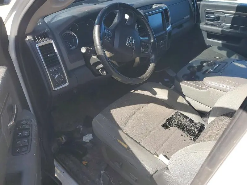 2016 RAM 1500 SLT  