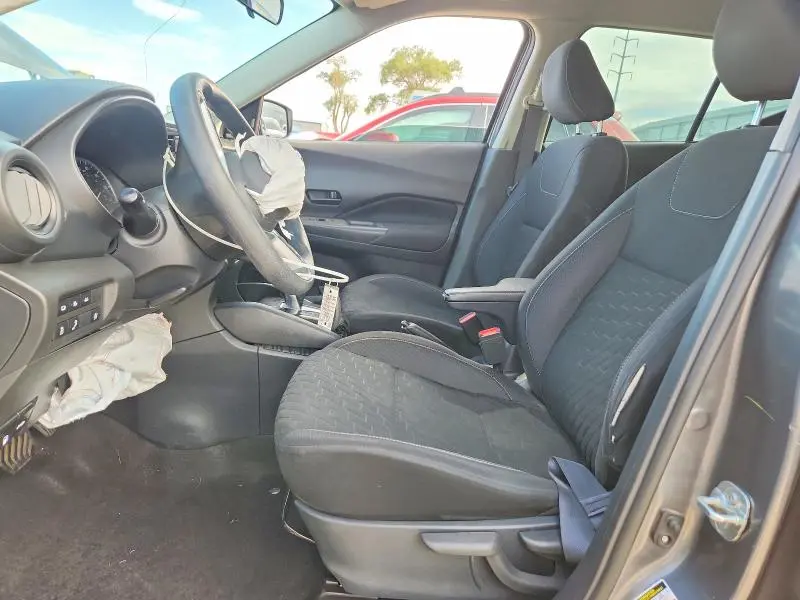 2020 NISSAN KICKS S  