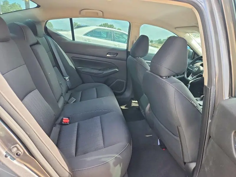 2022 NISSAN ALTIMA SV  