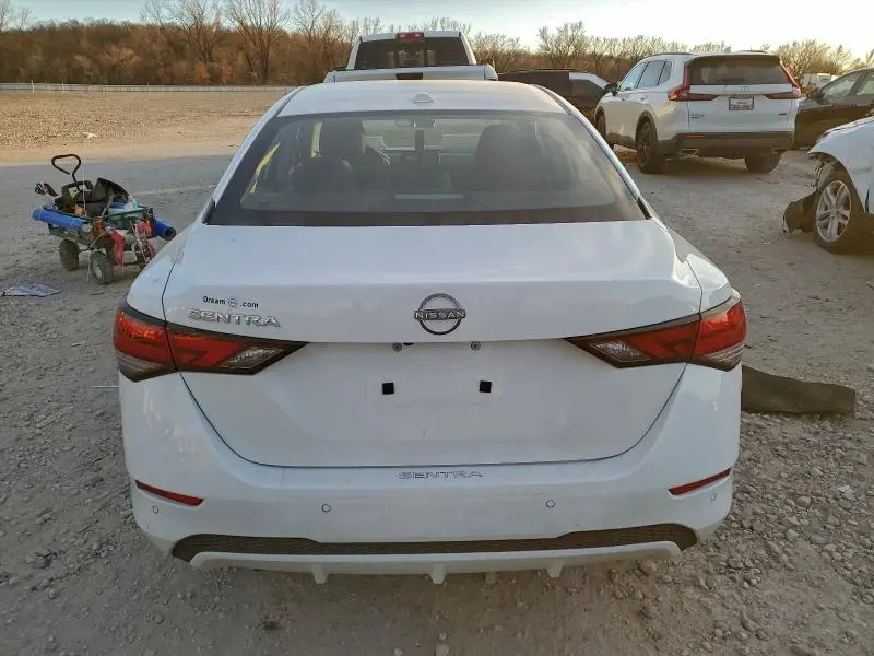 2025 NISSAN SENTRA SV  