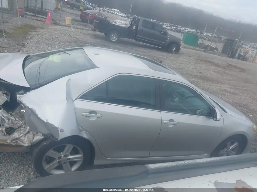 2013 TOYOTA CAMRY SE