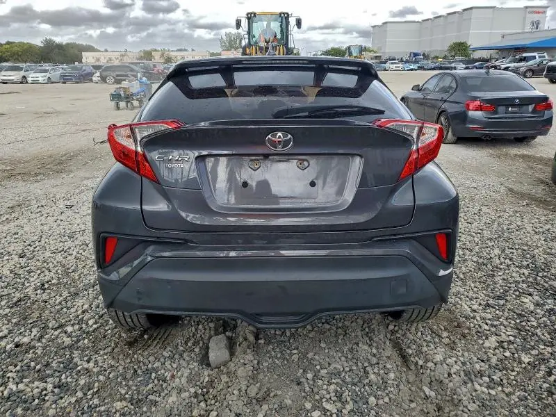 2020 TOYOTA C-HR XLE  